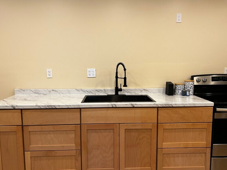 Kitchen - 2235 Sunset Dr