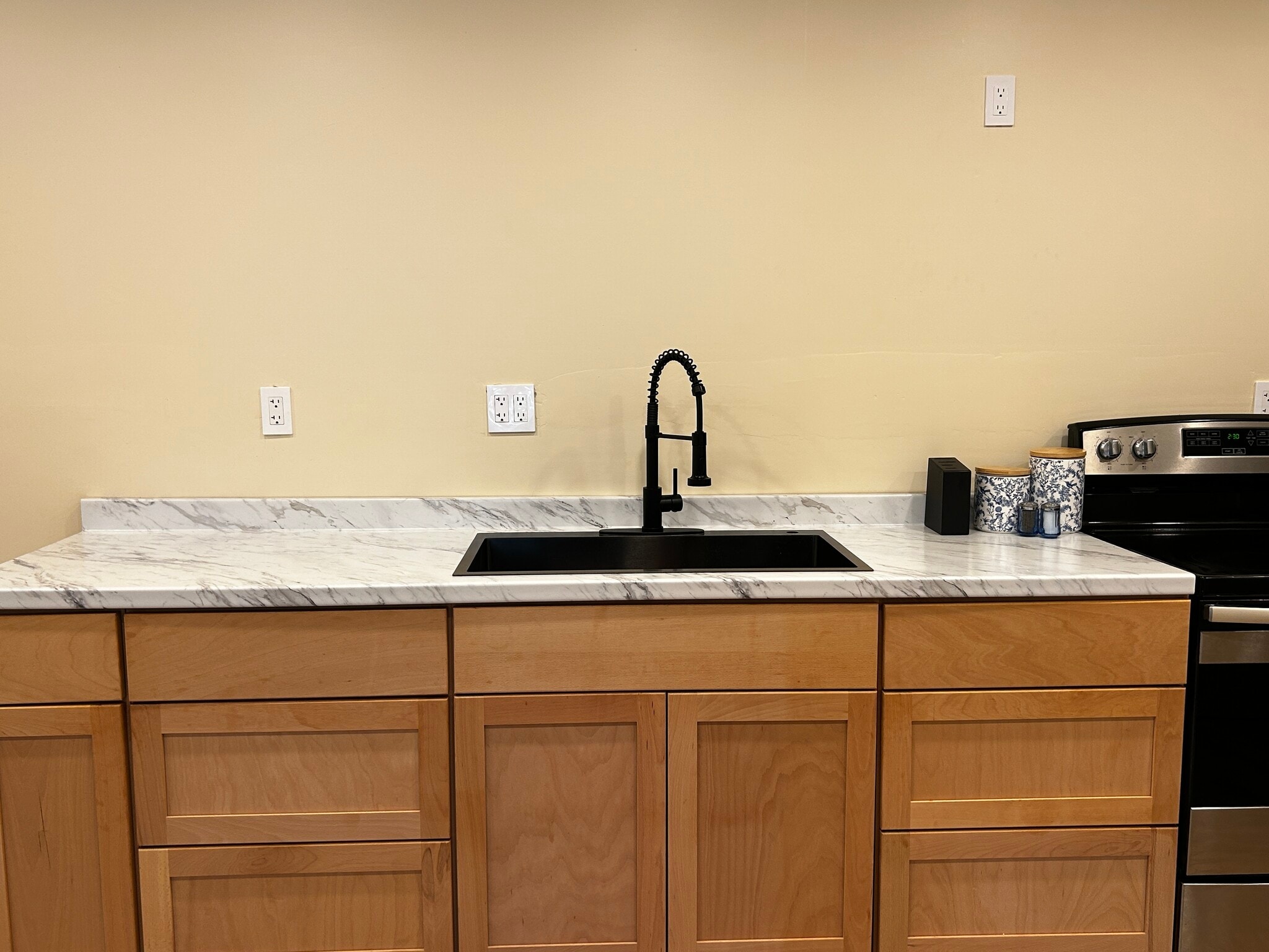 Kitchen - 2235 Sunset Dr