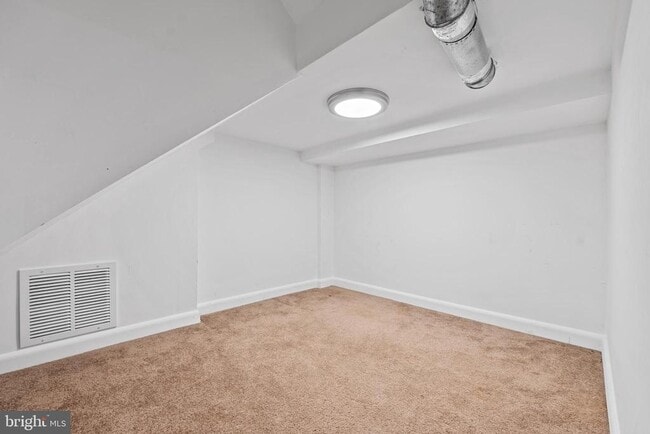 Building Photo - 5937 Avon Dr