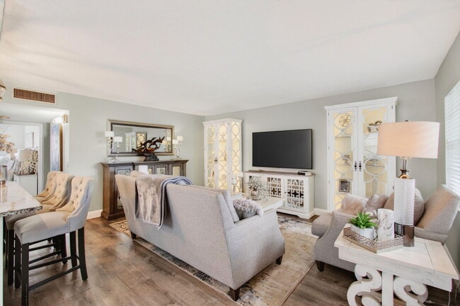 Building Photo - 292 Piedmont G