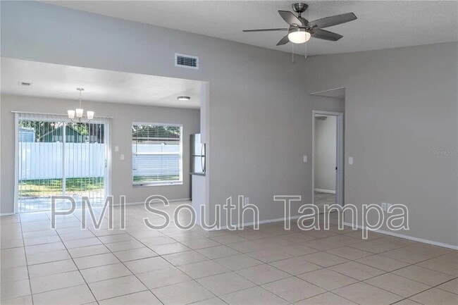 Building Photo - 1020 Pine Ridge Cir
