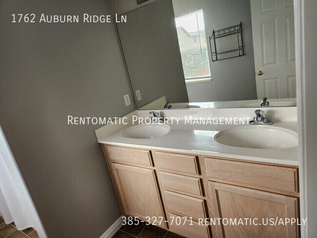 Building Photo - 1762 Auburn Ridge Ln
