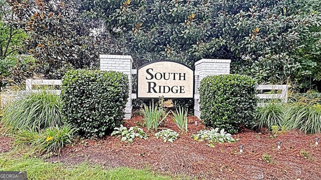 Building Photo - 270 S Ridge