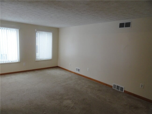 Building Photo - 206 Greenway Blvd