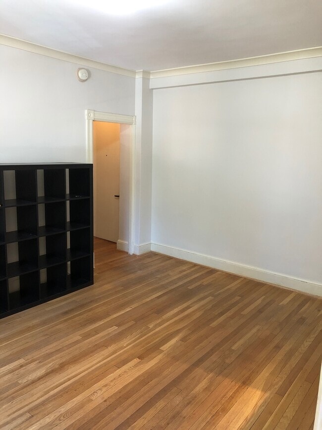 Building Photo - The View From Mt. Pleasant!