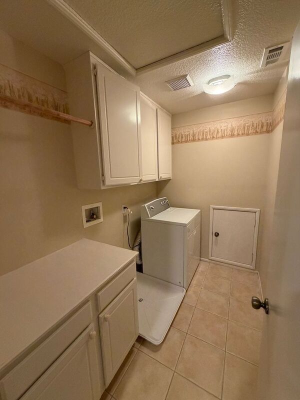 Building Photo - 32240 Orange Blossom Dr