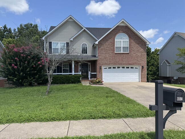 Building Photo - 652 Winding Bluff Way