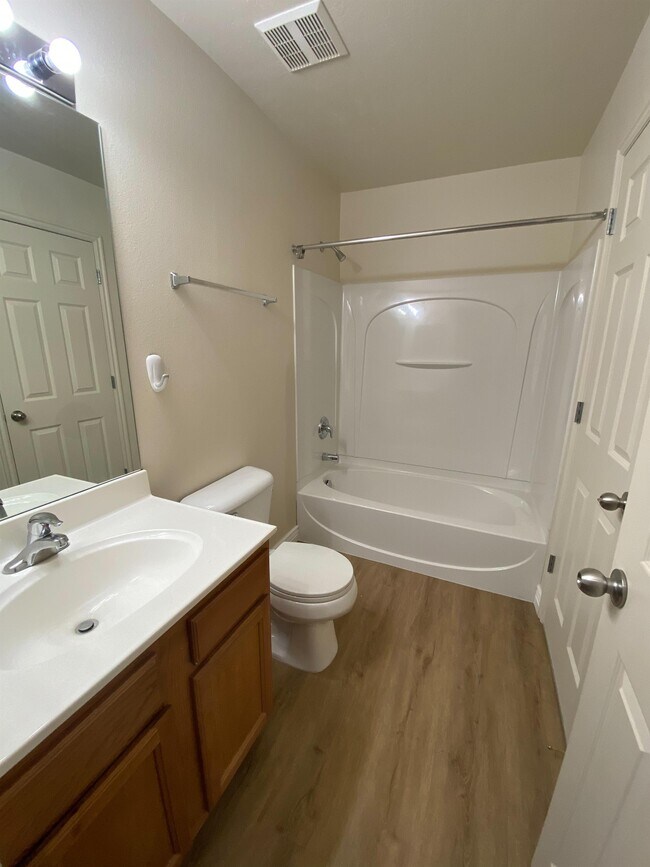 Building Photo - 13513 Mimosa Cir