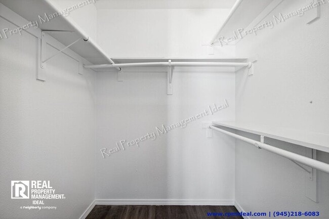 Building Photo - 4104 N Hall St