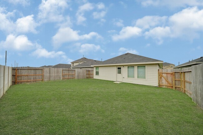 Building Photo - 24126 Maple Turn Ln