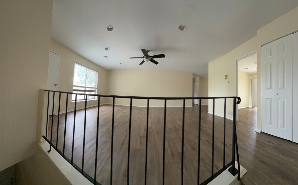 Building Photo - 252 Kips Ct