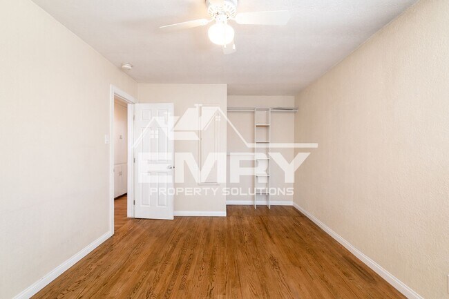 Building Photo - 612 N Brannick Ave