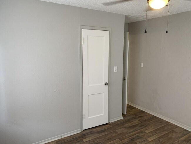 Building Photo - 6100 Jacks Ave