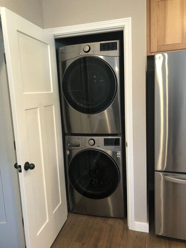 Building Photo - Beautiful 1 bedroom 1 bath house in Springfield!