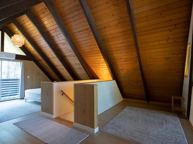 Building Photo - 32355 Nordic Dr