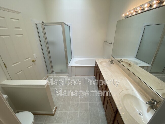 Building Photo - 106 Batley Ct
