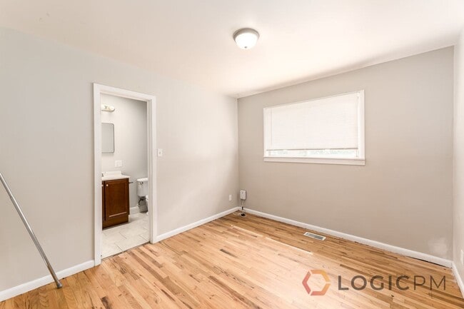Building Photo - Gorgeous Home in Great Location!