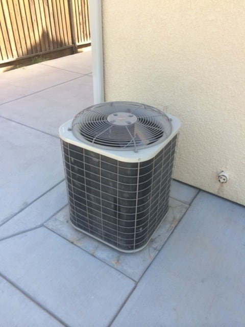 Building Photo - 2328 S Fallbrook Dr