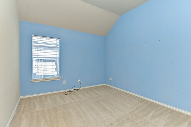 Building Photo - 2106 Castle Gardens Ln