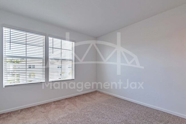 Building Photo - 8373 Zenith Cir