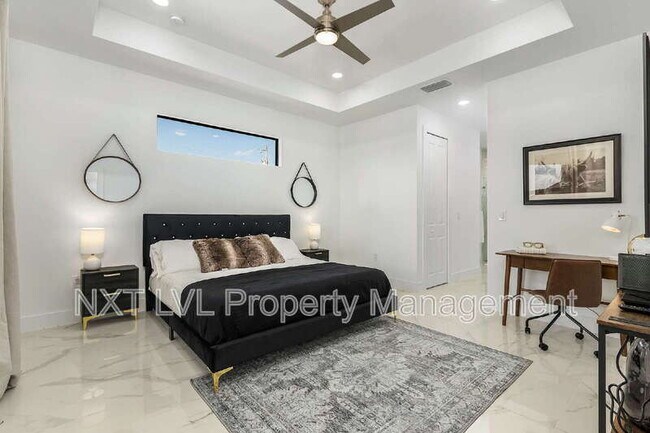 Building Photo - 318 SE 15th Terrace