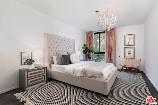 Building Photo - 1351 N Crescent Heights Blvd