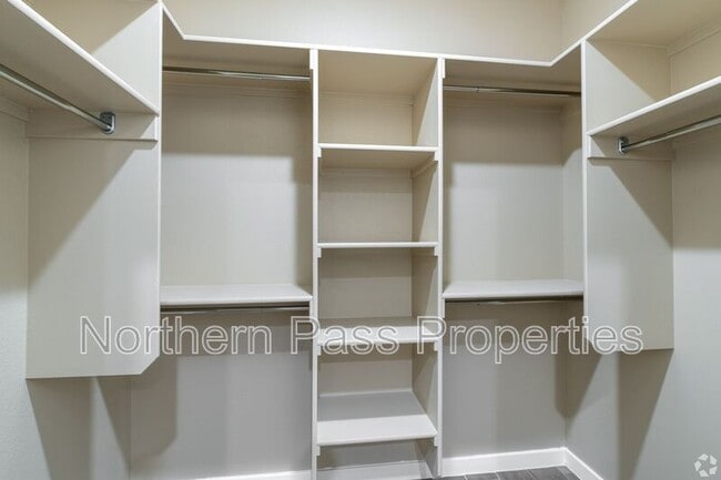 Building Photo - 9779 McCombs St