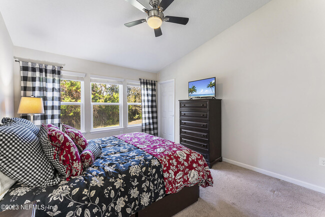 Building Photo - 6867 Roundleaf Dr