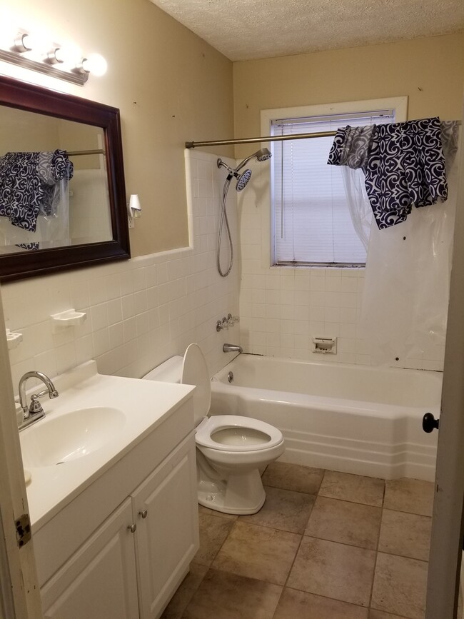 Bathroom - 1418 51st Ave