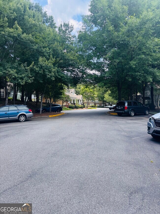 Building Photo - 490 S Barnett Shoals Rd