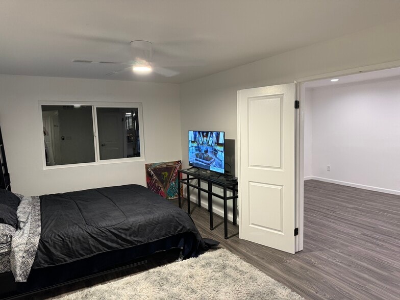 Primary - 2700 Cahuenga Blvd E