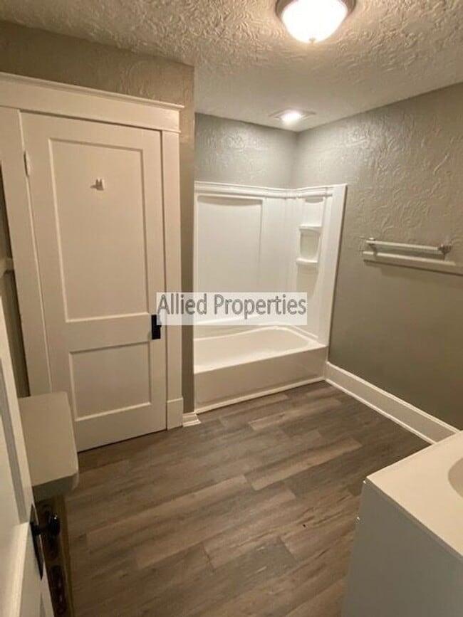 Building Photo - 969 Harmon Ave