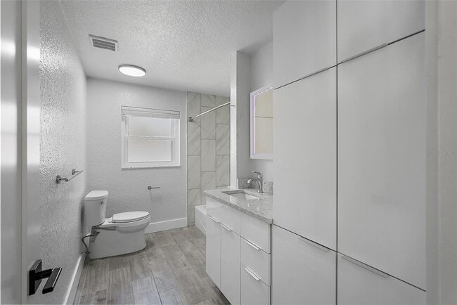 Building Photo - 3755 Belle Vista Dr E