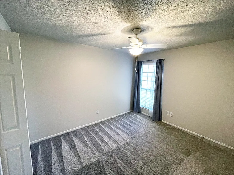 Building Photo - 12318 Dellrey Dr