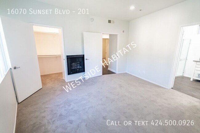 Building Photo - 16070 W Sunset Blvd