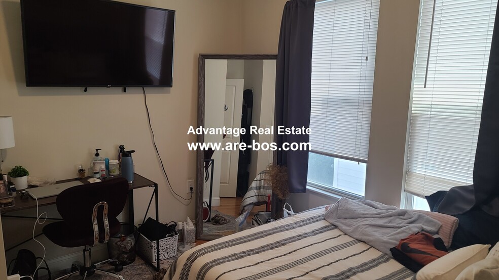 Building Photo - 120 Webster Ave