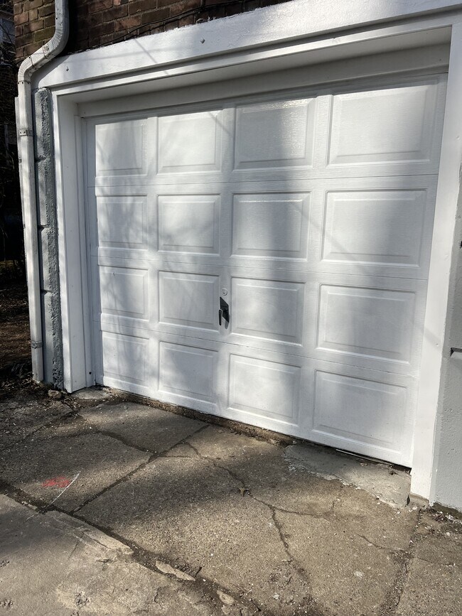 Building Photo - 51 Madison Dr