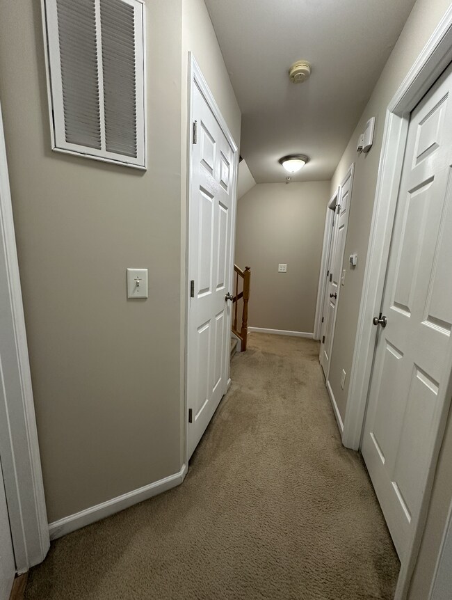 Building Photo - Spacious 3-Bed Townhouse in Raleigh