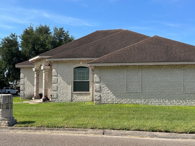 Building Photo - 4007 Zuley St