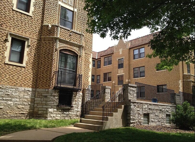 Building Photo - 7551 Byron Pl