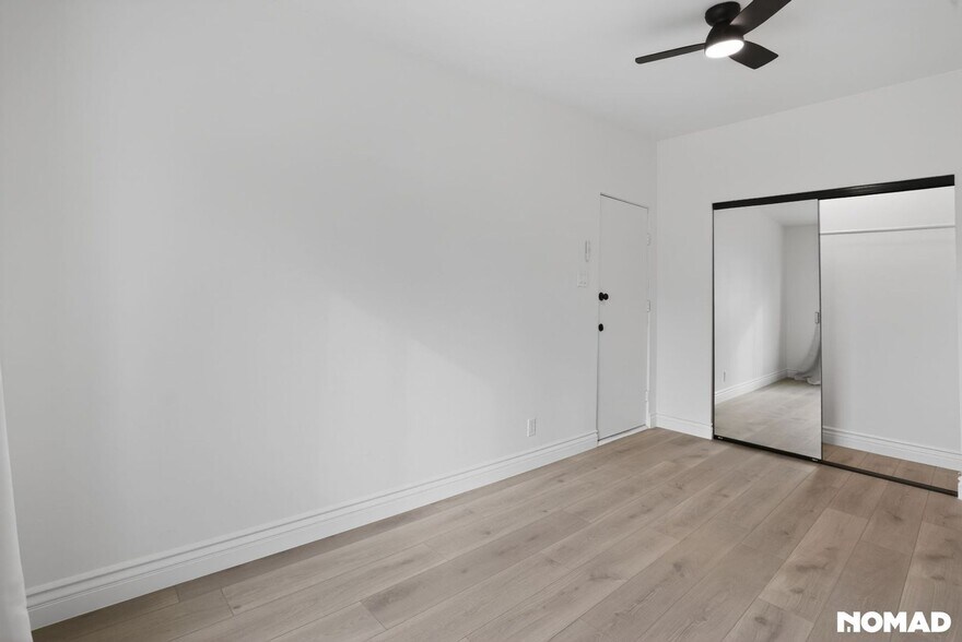 Building Photo - 2941 S La Salle Ave