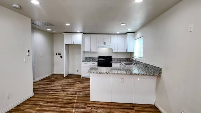 Building Photo - 156 E Marshall Blvd