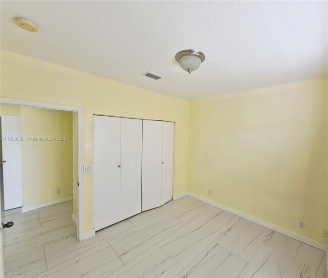 Building Photo - 1209 NW 27th Ave