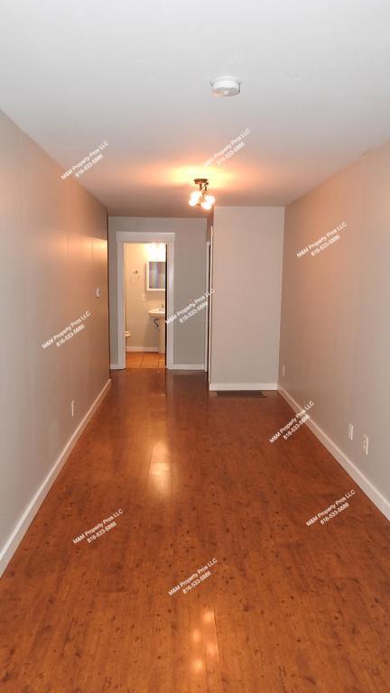 Building Photo - 517 Holmes St