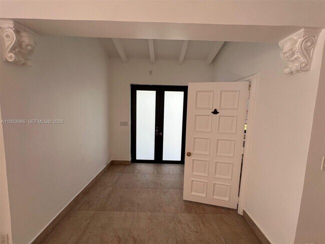 Building Photo - 4575 Post Ave