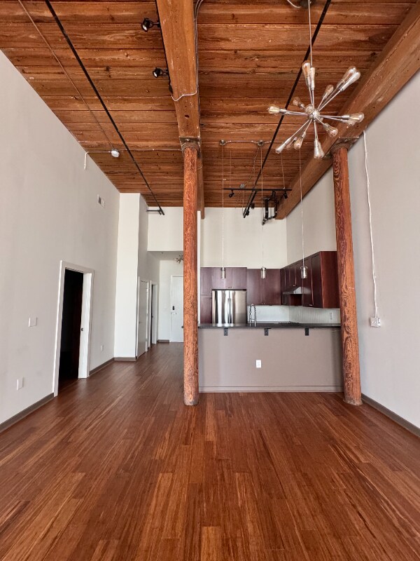 Building Photo - 400 Mills Ave