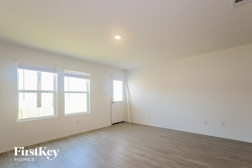 Building Photo - 1702 Morse Way