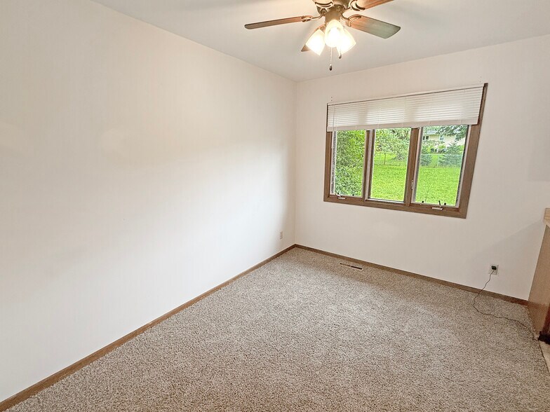 Building Photo - 6844 Sunset Meadow Dr