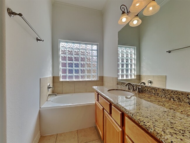 Building Photo - 3412 Honsinger St