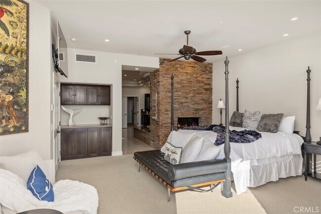 Building Photo - 24536 Santa Clara Ave